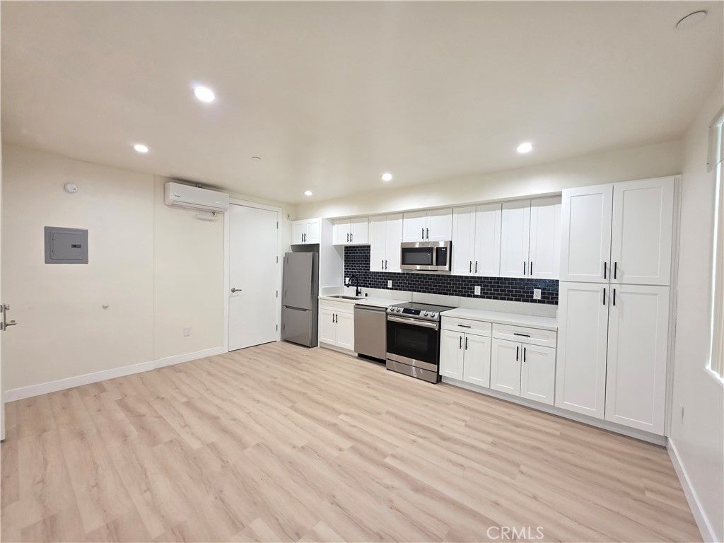 14618 Sylvan Street, Van Nuys