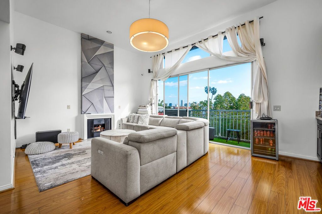 1481 S Shenandoah Street # 101, Los Angeles