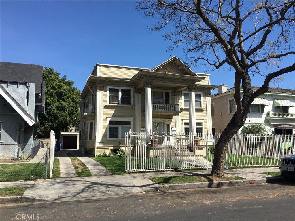 2710 Raymond Avenue, Los Angeles