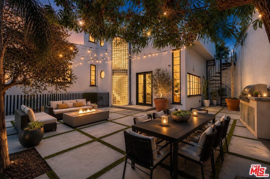 6467 Deep Dell Place, Los Angeles