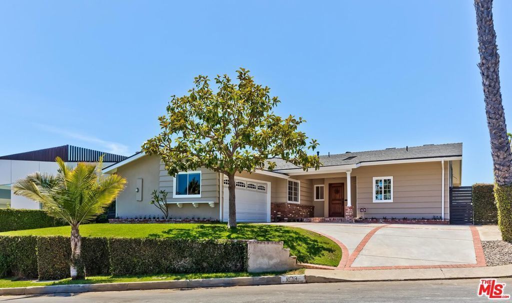 823 Enchanted Way, Pacific Palisades