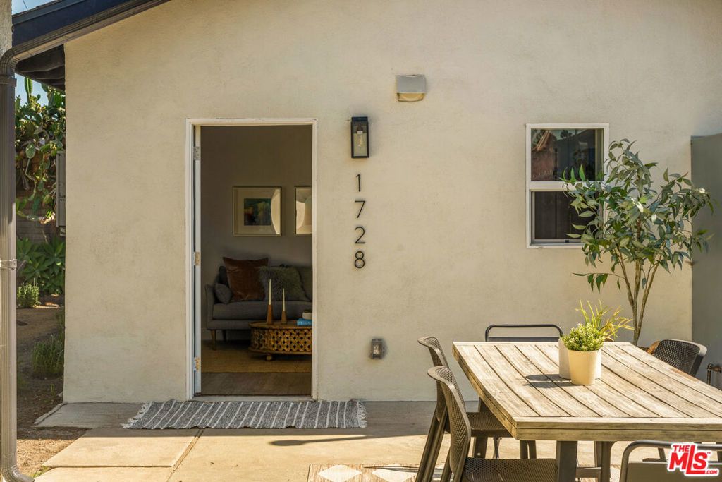 1728 52nd Street, Los Angeles