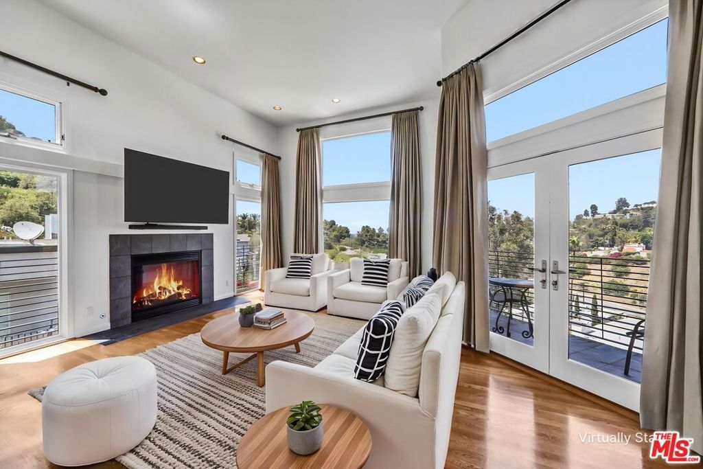 6852 Woody Trail, Los Angeles