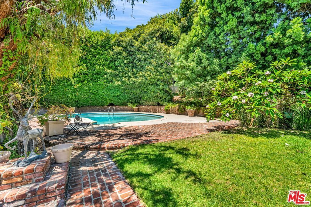 701 N Sierra Drive, Beverly Hills