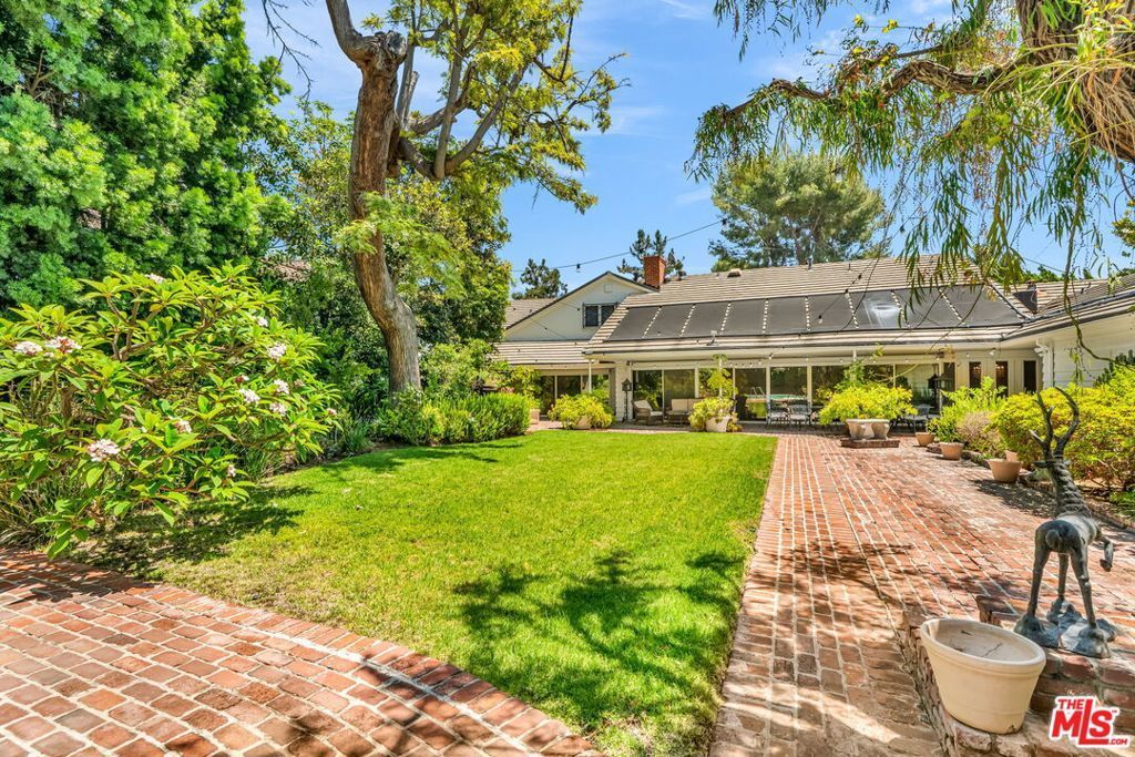 701 N Sierra Drive, Beverly Hills