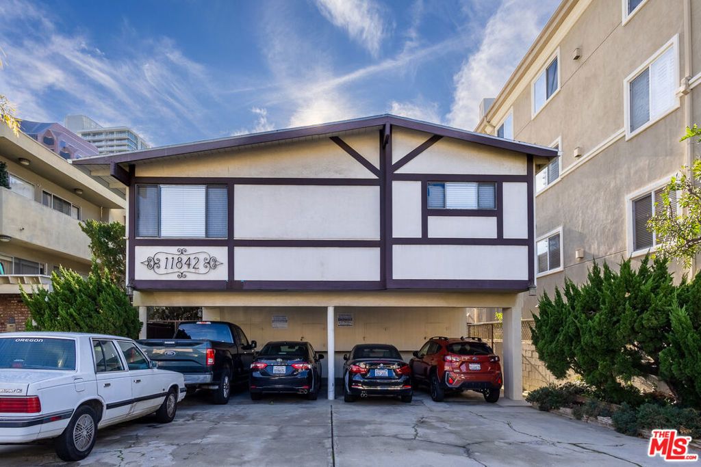 11842 Goshen Avenue # 5, Los Angeles