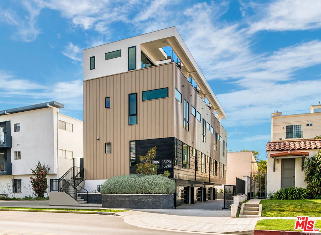 1819 1/2 Veteran Avenue, Los Angeles