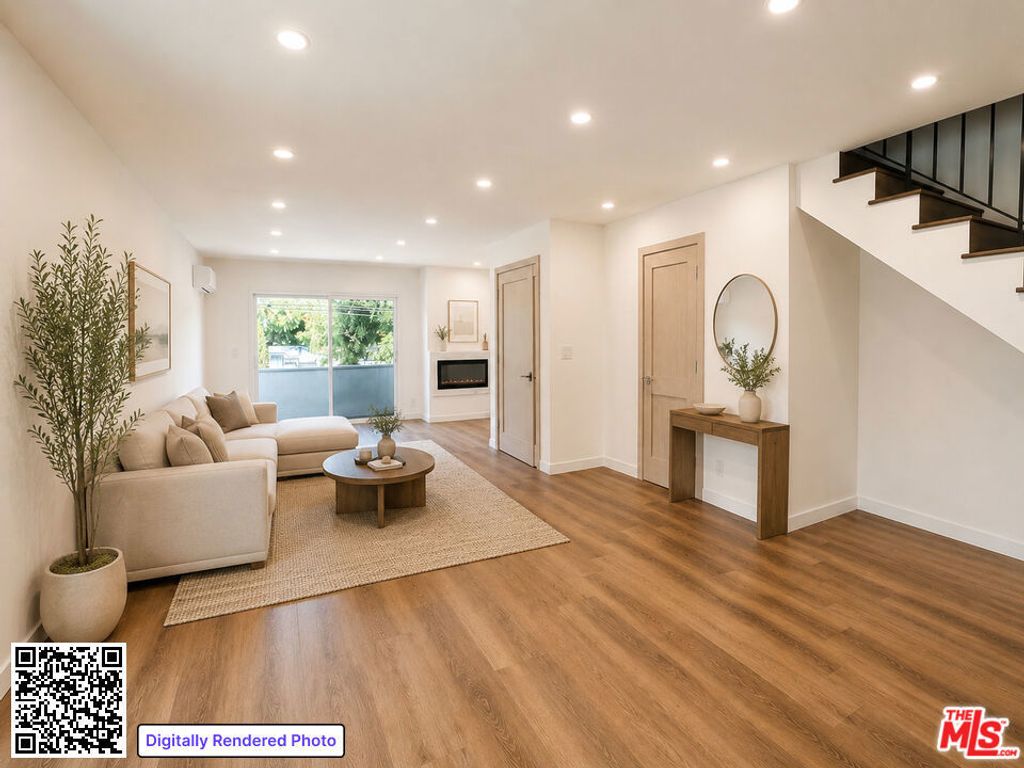 2449 N Beachwood Drive # 11, Hollywood Hills