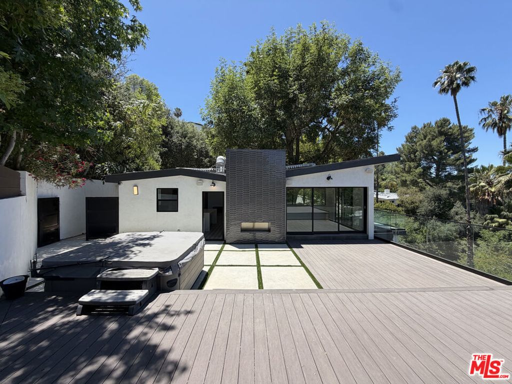 3565 Multiview Drive, Los Angeles
