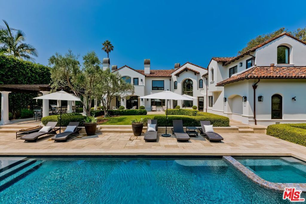 2134 La Mesa Drive, Santa Monica