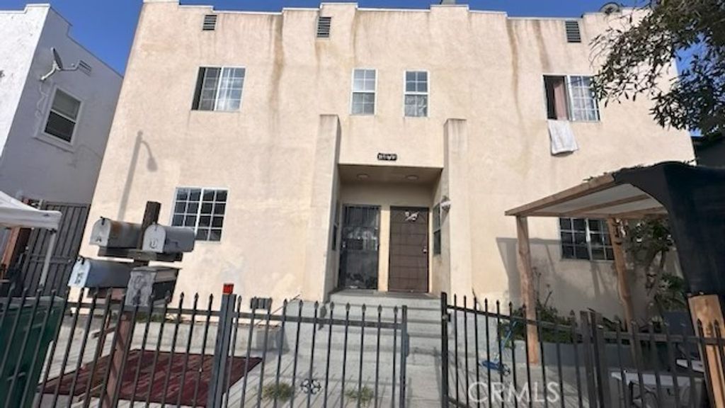 1470 B Henderson, Long Beach