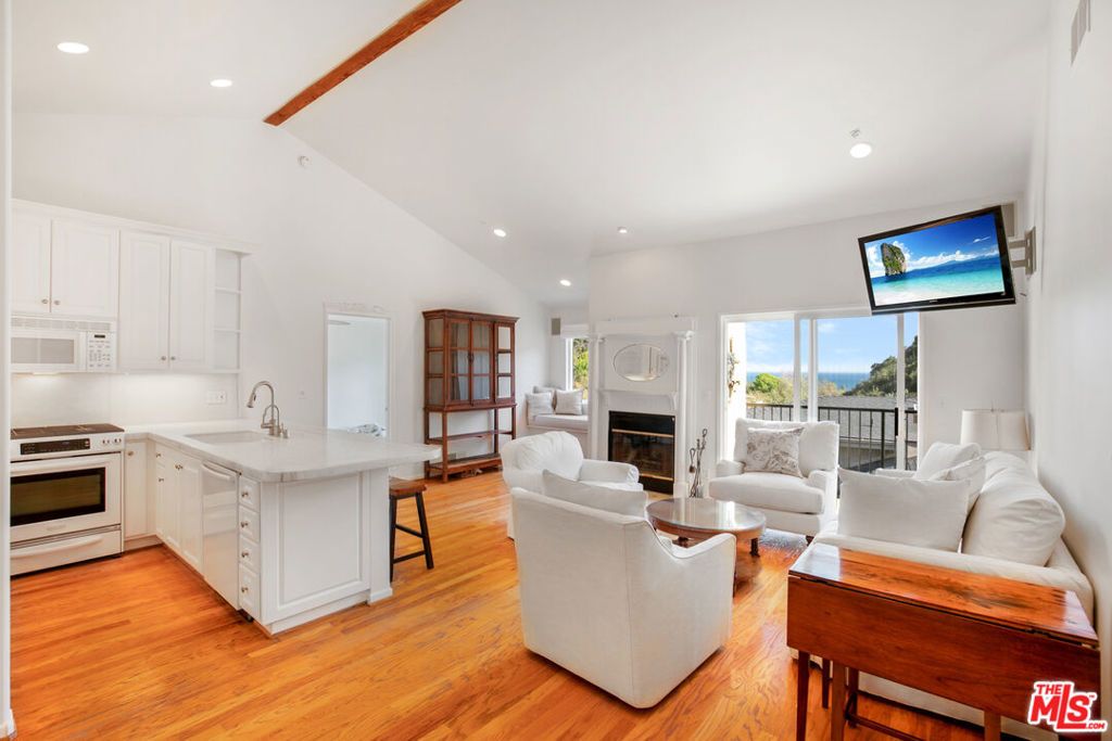 3855 Rambla Pacifico # D, Malibu
