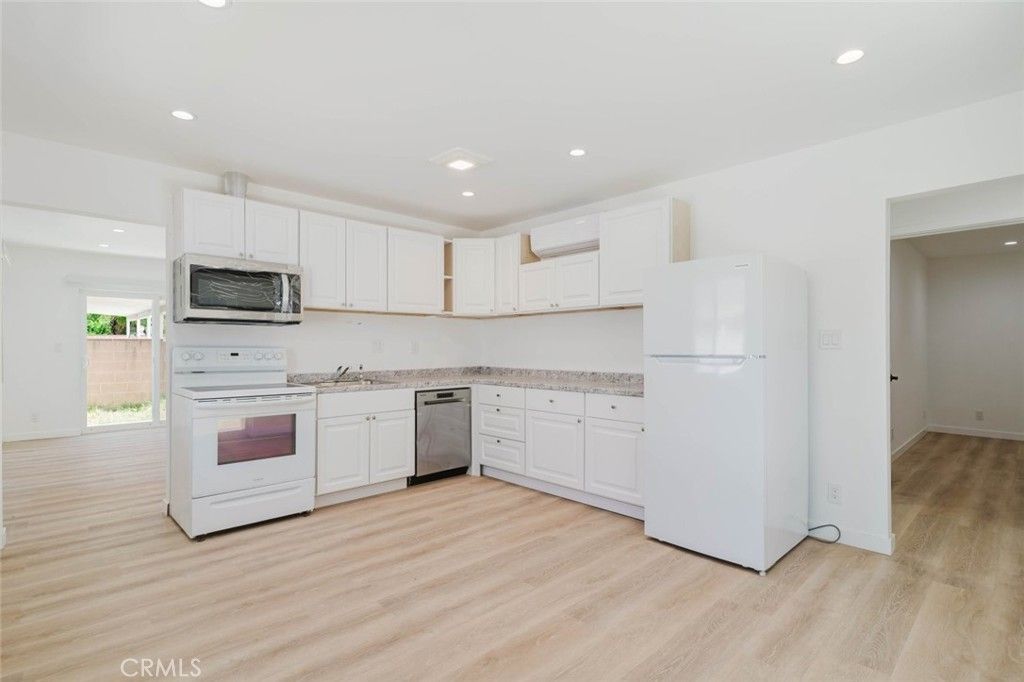 13138 Corcoran, San Fernando