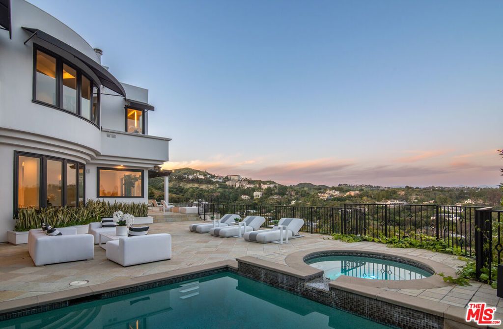 930 N Tigertail Road, Los Angeles
