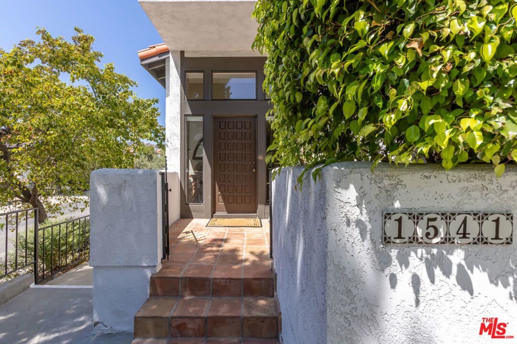 1541 Palisades Drive, Pacific Palisades