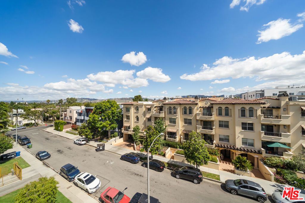 5030 Rosewood Avenue # 504, Los Angeles