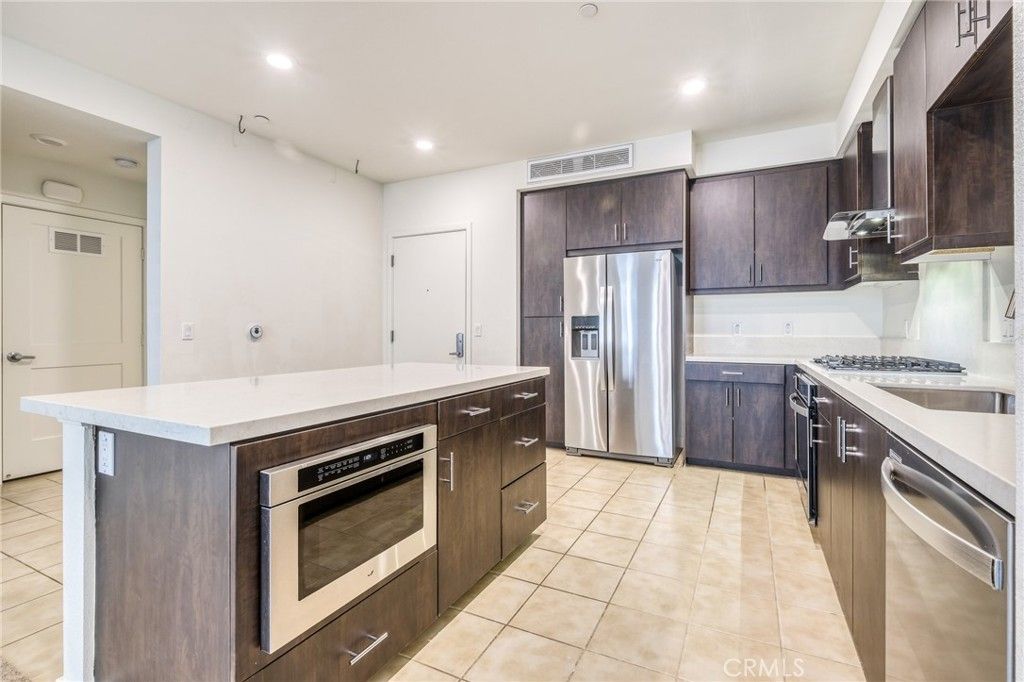 1226 Nolita, Irvine