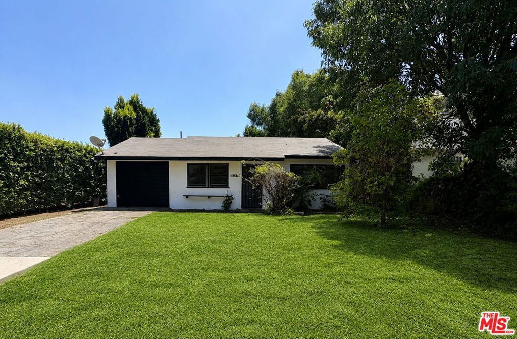 15544 Romar Street, Los Angeles