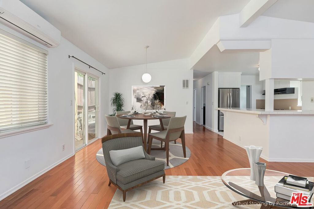 8531 Walnut Drive, Los Angeles