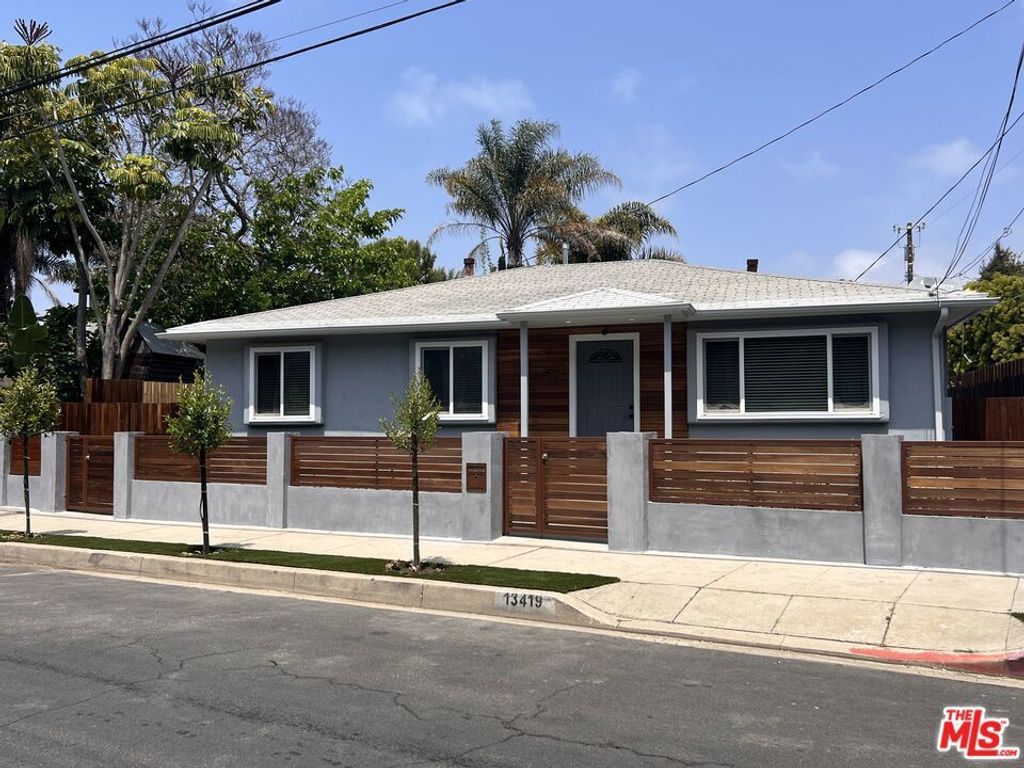 13419 Zanja Street, Los Angeles