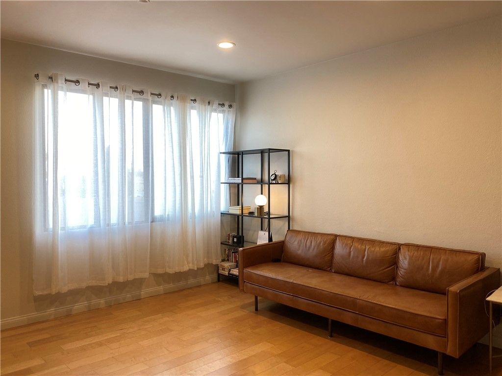 533 S St Andrews Place # 319, Los Angeles