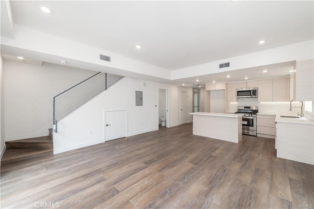 1245 N New Hampshire Ave #8, Los Angeles