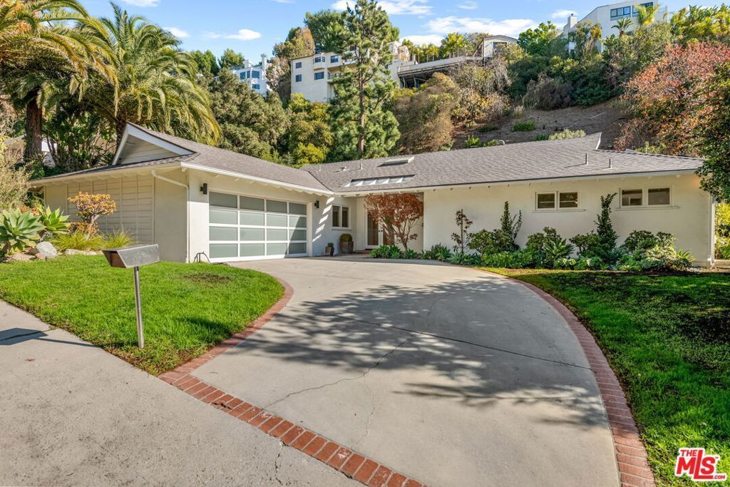 1836 N Doheny Drive, Los Angeles