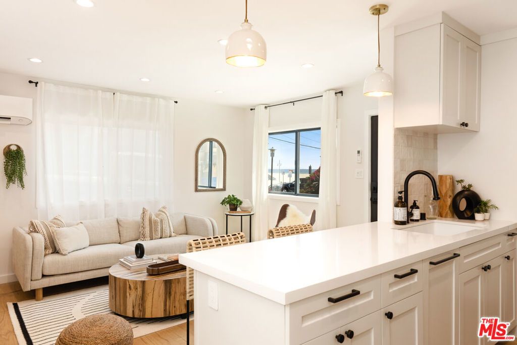 17 Sunset Avenue # 1, Venice