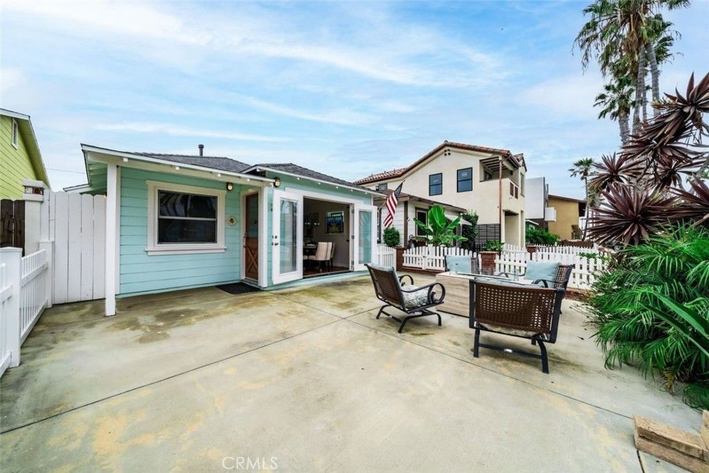 218 11 Th Street, Huntington Beach