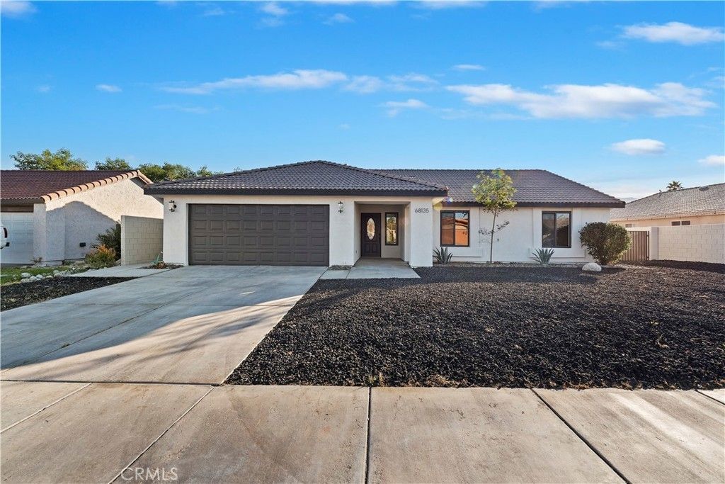 68135 Encinitas, Cathedral City