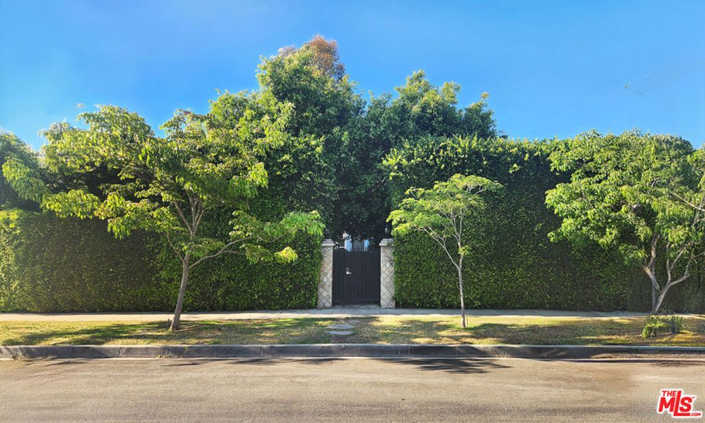 8517 Pickford Street, Los Angeles