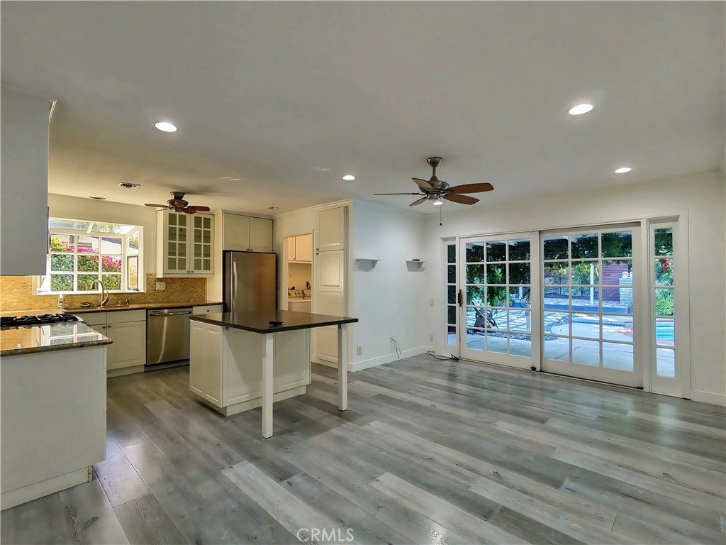 7049 Semrad Road, West Hills