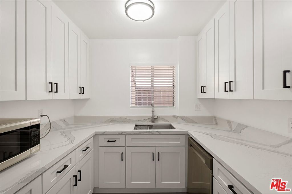 1904 11th Street # 8, Santa Monica