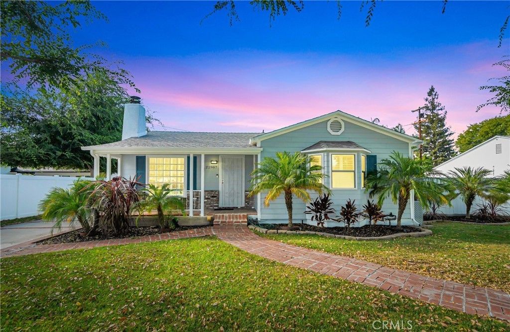 22907 Leonora Dr, Woodland Hills