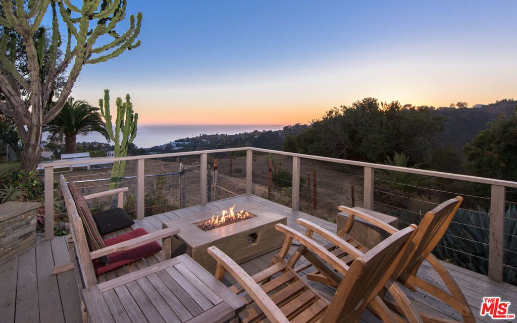 843 Enchanted Way, Pacific Palisades