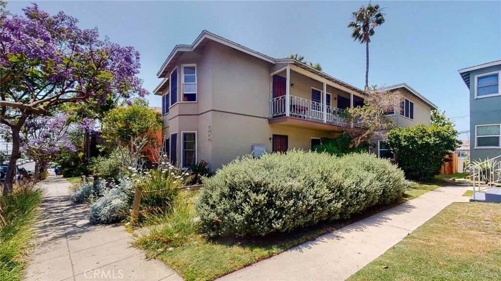 239 1/2 3rd Avenue, Venice