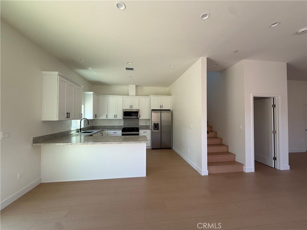 10026 Norwich Avenue, San Fernando