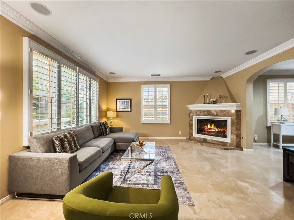 63 Secret Garden, Irvine