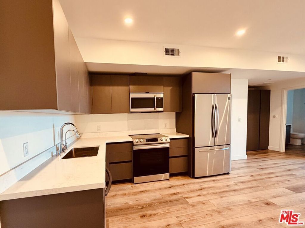 919 Harvard Boulevard # 504, Los Angeles
