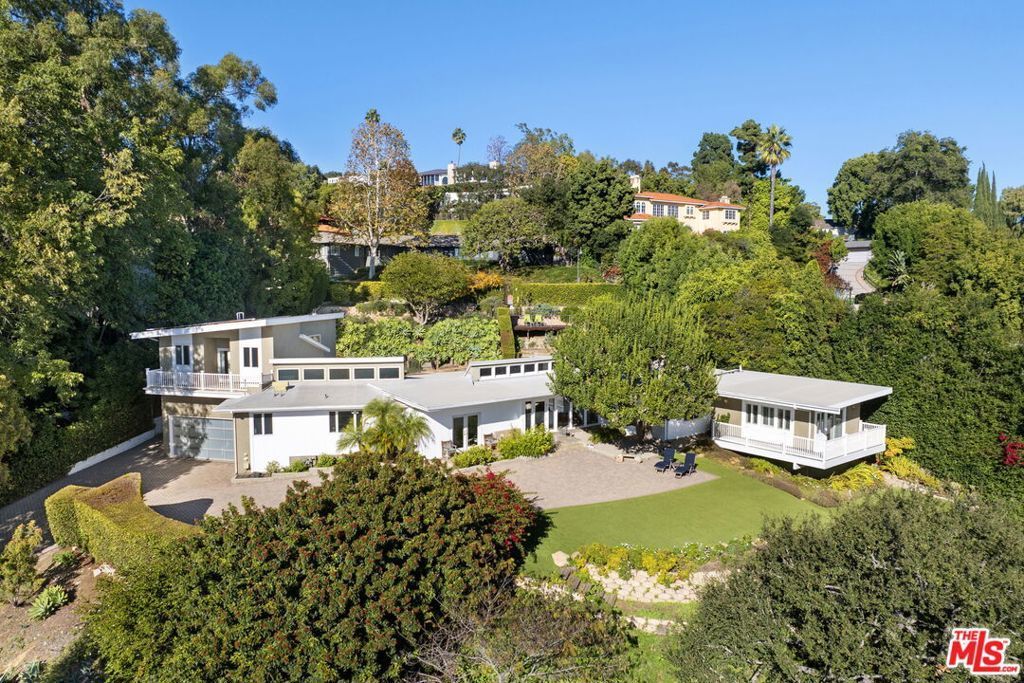 11215 W Sunset Boulevard, Los Angeles