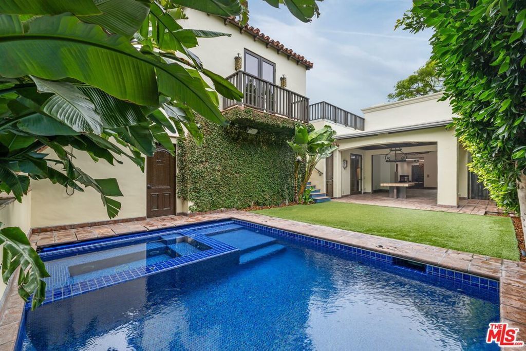 1017 S Gretna Green Way, Los Angeles