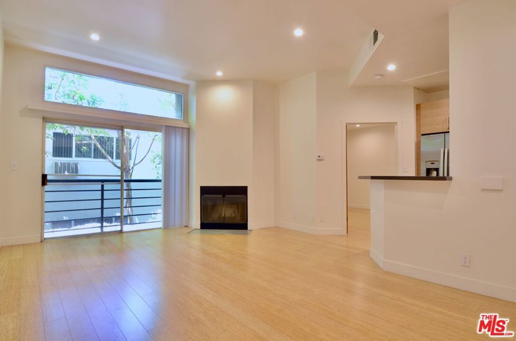 7917 Selma Avenue # 327, Los Angeles