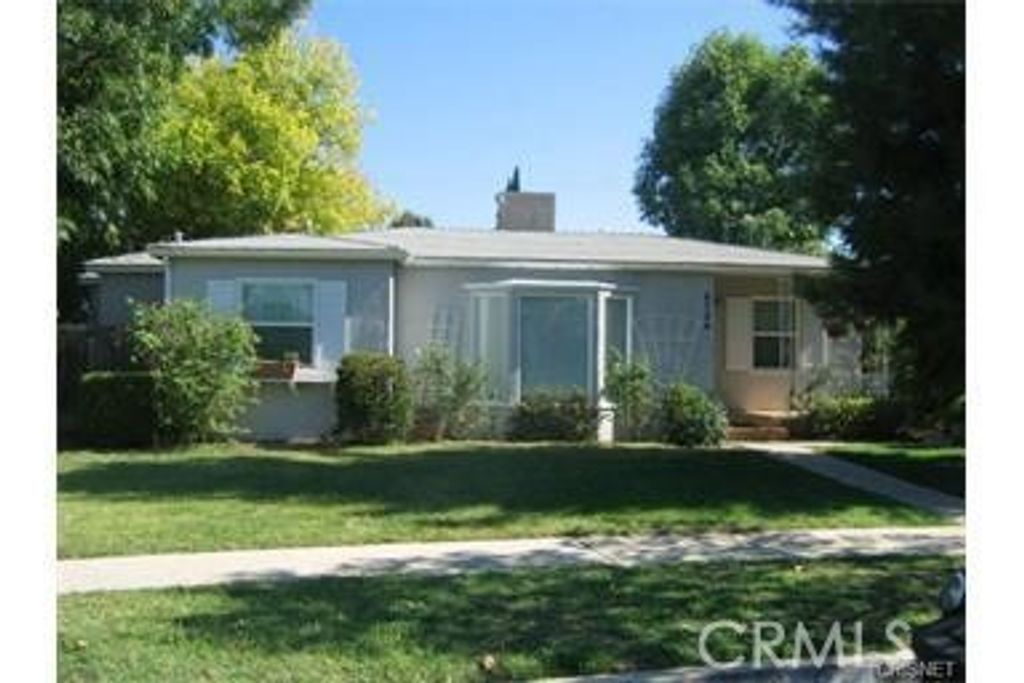 6724 Jumilla Avenue, Winnetka