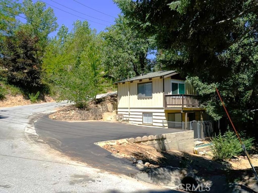 2367 Deep Creek, Running Springs
