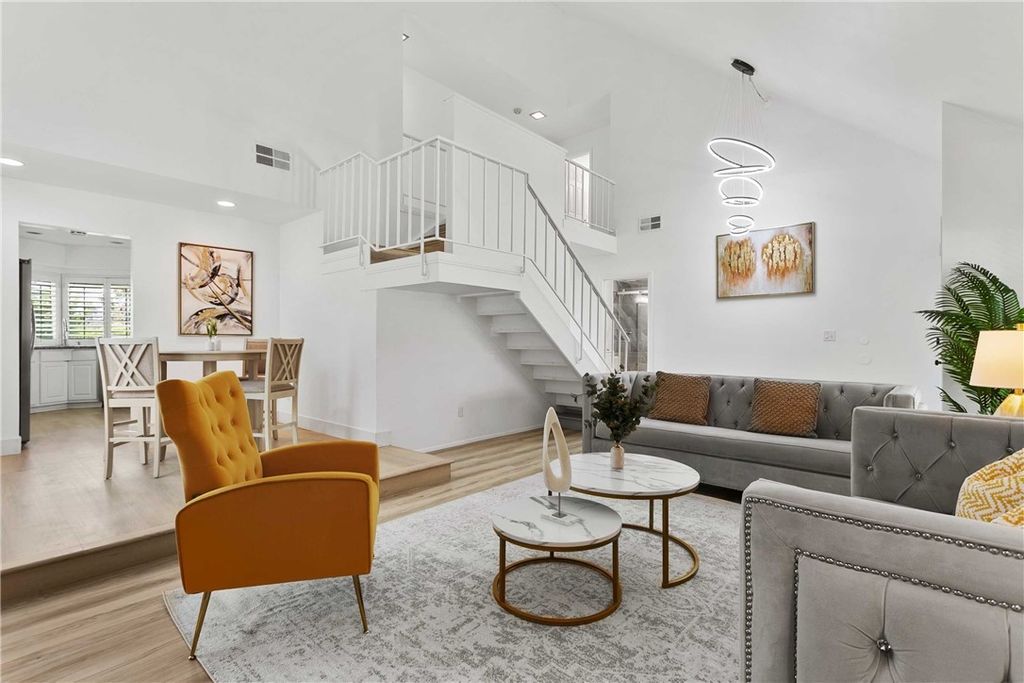 24282 Sunnybrook Circle, Lake Forest