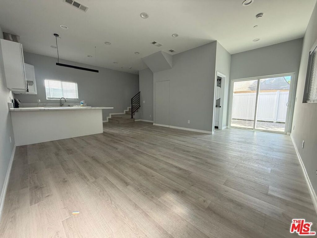15964 Gault Street, Los Angeles