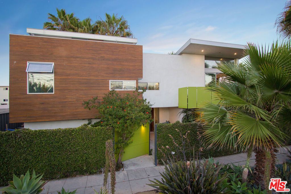 1046 6th Avenue, Venice
