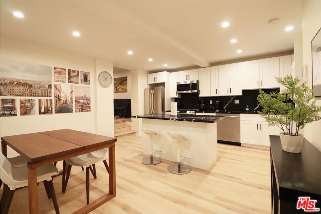 944 N San Vicente Boulevard # 10, West Hollywood