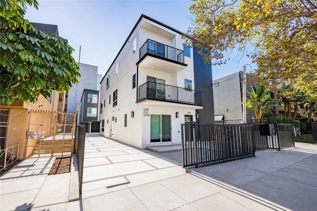 1243 N Sycamore Street, Los Angeles