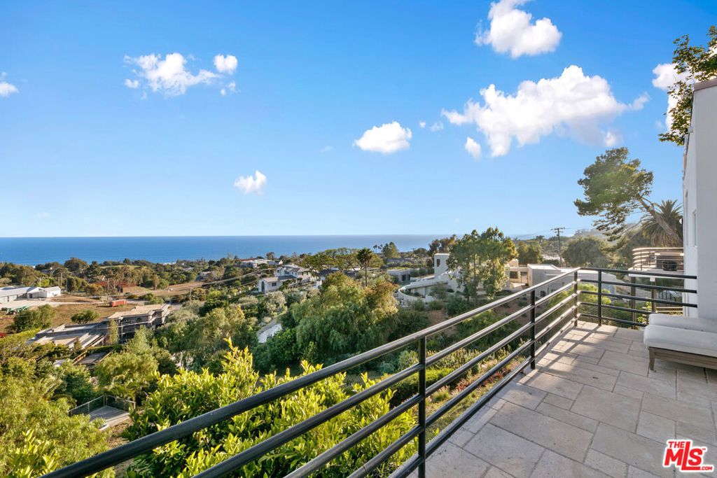 30112 Cuthbert Road, Malibu